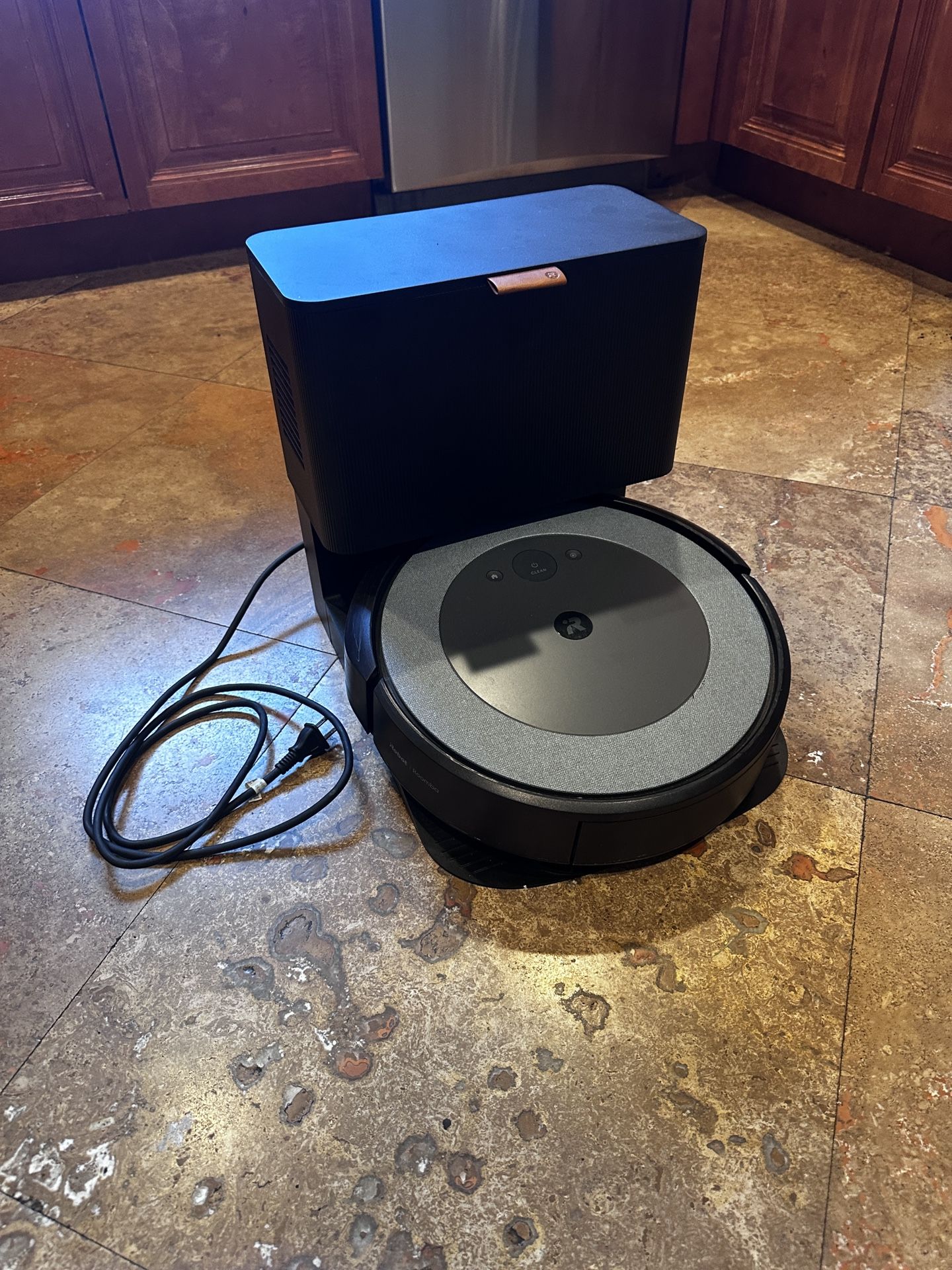 iRobot Roomba i5 Plus Robot Cleaner with extras