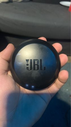 JBL Free wireless earbuds