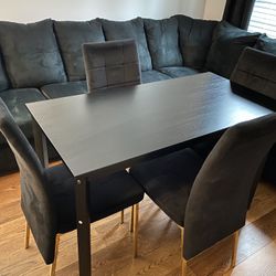 Dining Table & 4 Black Dining Chairs Smoke/Pet Free Home