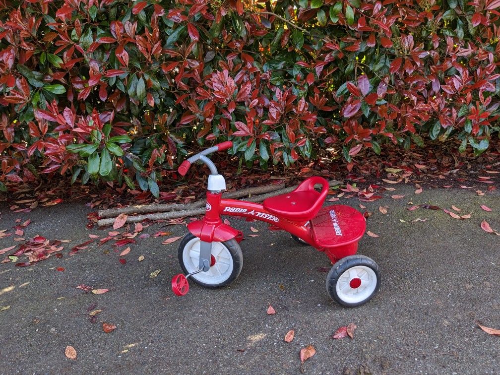  Radio Flyer Red Rider Trike, Outdoor Toddler Tricycle, For Ages  2.5-5 ( Exclusive)