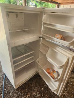Apartment size refrigerator and stove oven