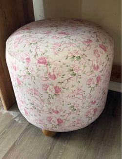 Vanity chair