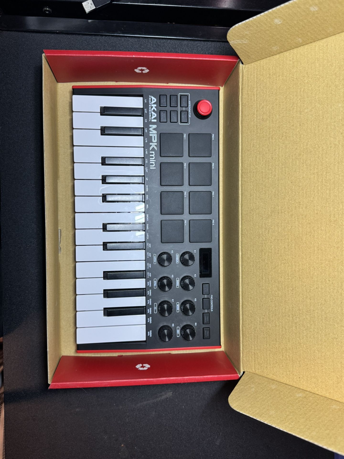 Akai professional mpk Mini (Midi Keyboard)