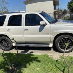 2003 Cadillac Escalade