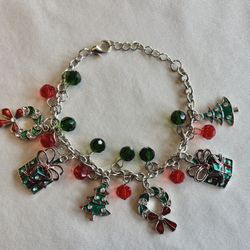 Brand New Festive Austrian Crystal Christmas Bracelet