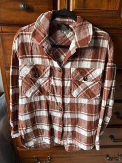 Women’s Sweater (Medium)