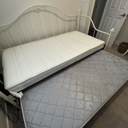 Offer clearance up daybed