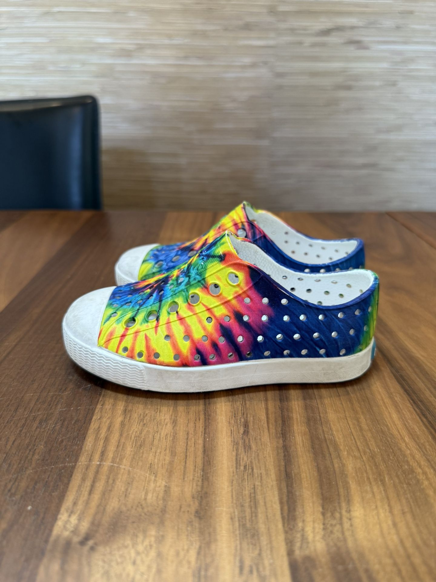 Tie Dye Natives Size 7
