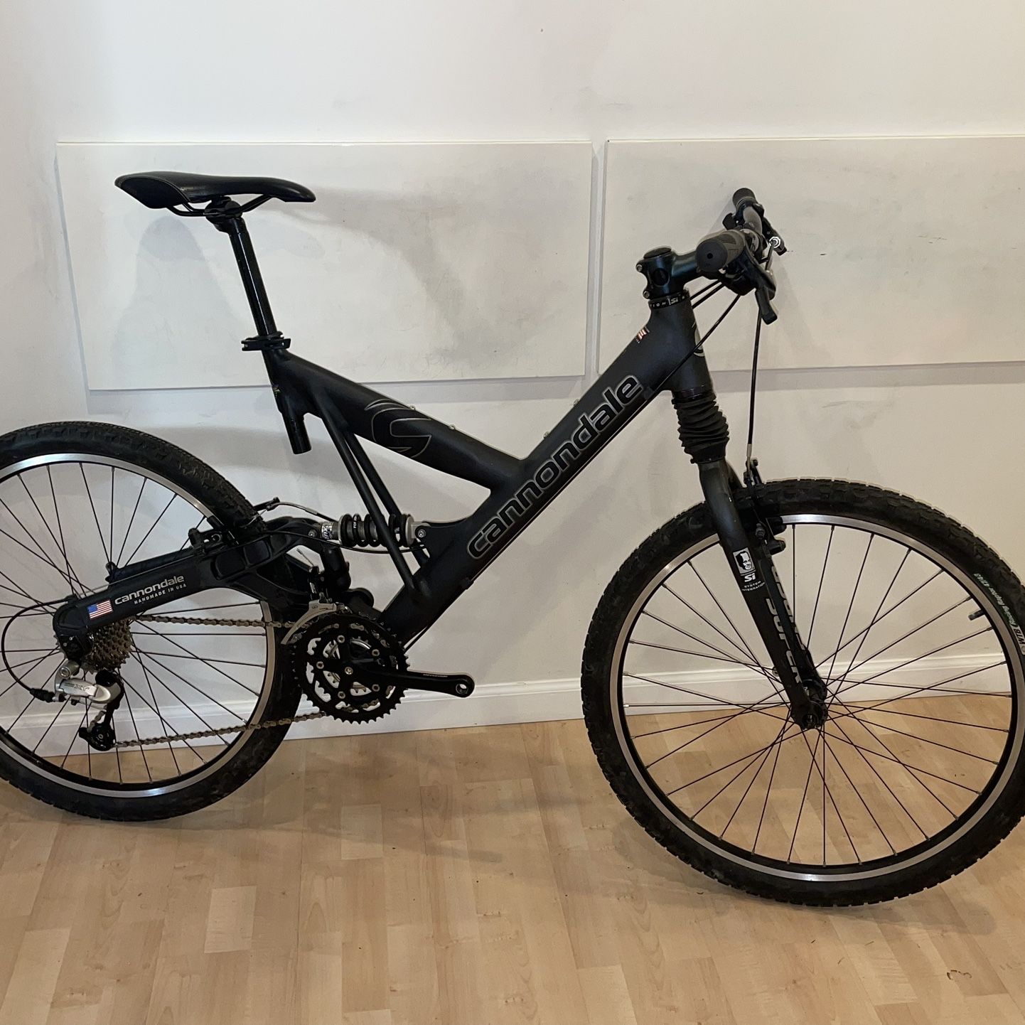 Cannondale Super V 500 mountain bike, medium - Made in the USA for