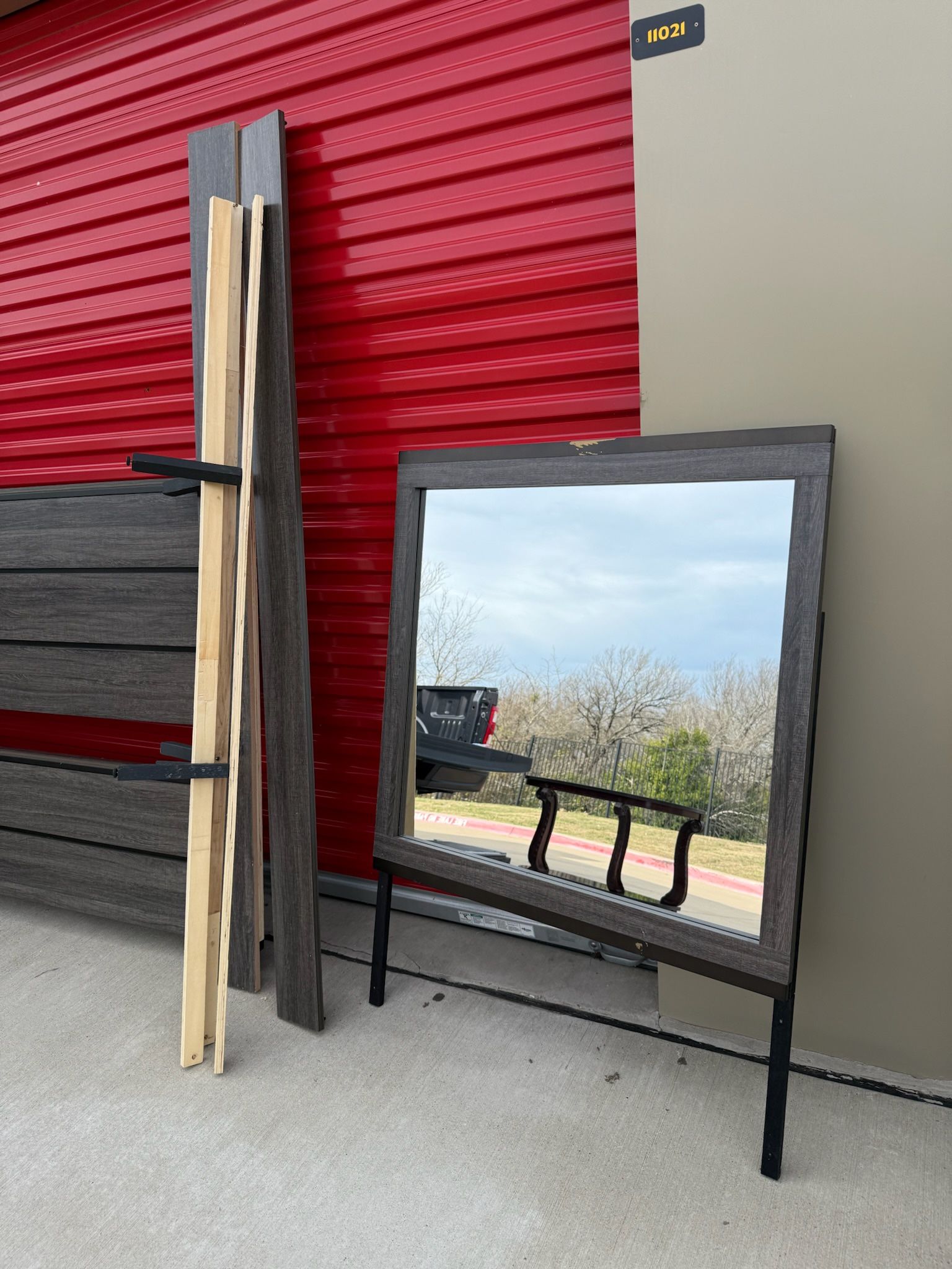 Bedroom Set (King Size) Bed Frame Headboard Mirror