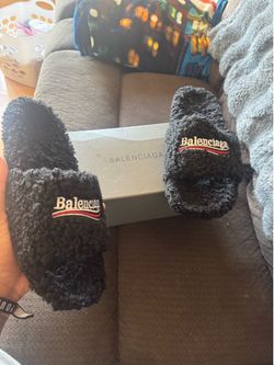 Balenc! Slippers Size 12