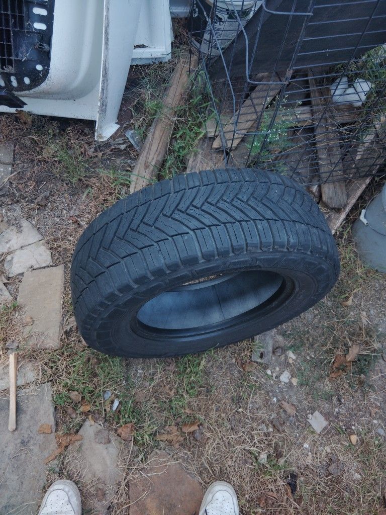 Tire- 235\65R\16C
