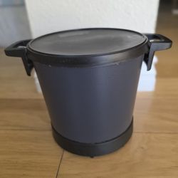 Deep Fryer With Lid. Small Size. Great For Fries, Fish & Onion Rings.