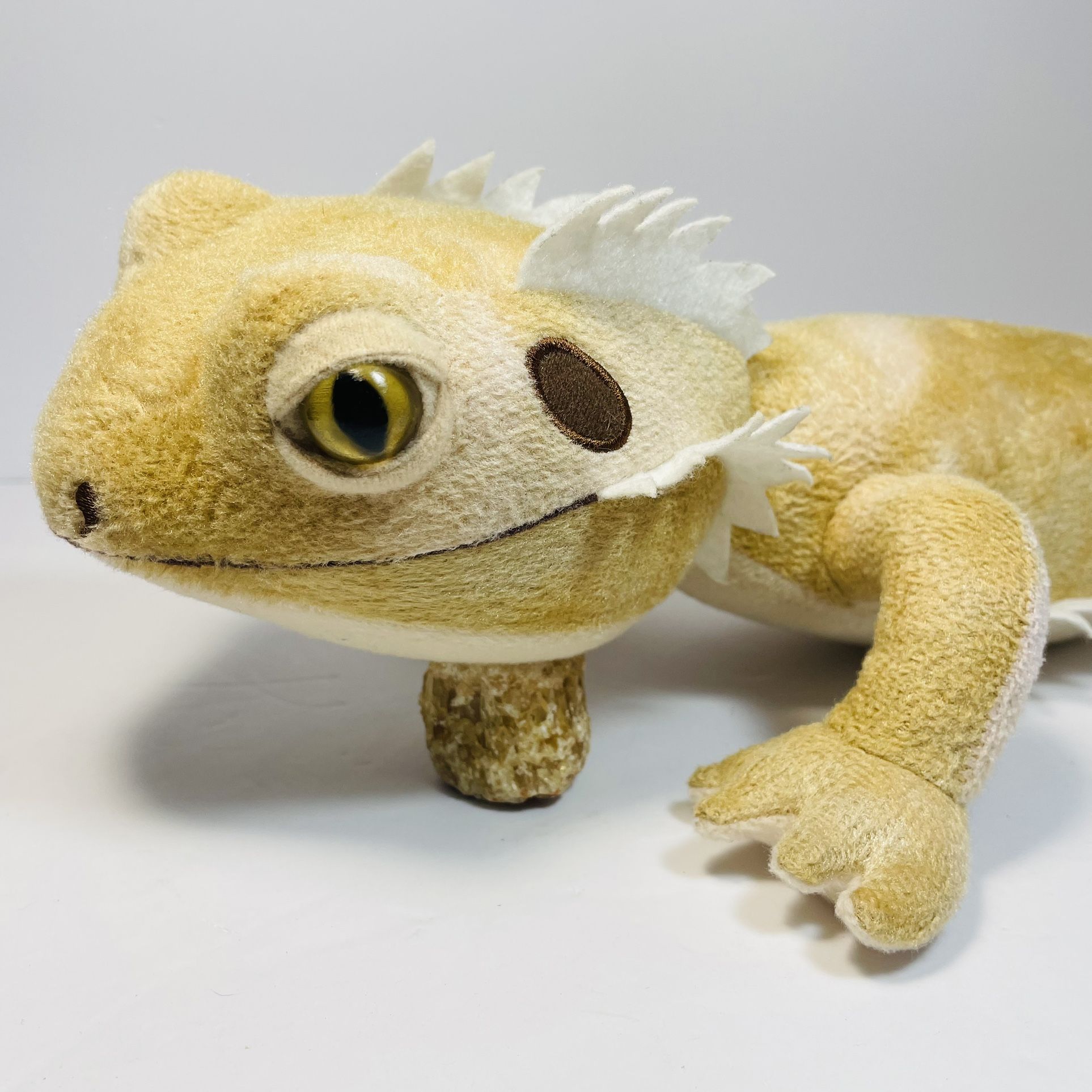 The Petting Zoo Plush Stuffed Iguana Lizard Reptile RECYCLED Toy Shades Of Brown