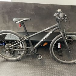Trek Young Adult Bicycle 