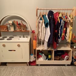 Pretend Play Wardrobe 