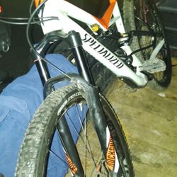 Specialized " 2017 Enduro Rockhopper" Perfect Condition