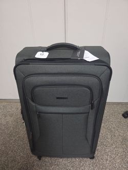 Softside Spinner Luggage – Brand New