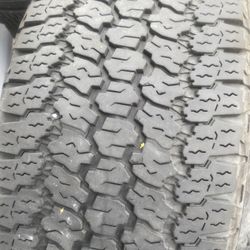 USED TIRES  255/60/20’s