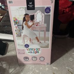 Girls Vanity 