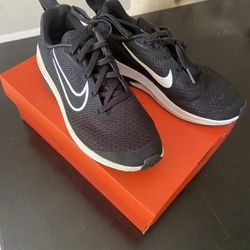 Nike Air Zoom Arcadia 2 Youth Size 4.5