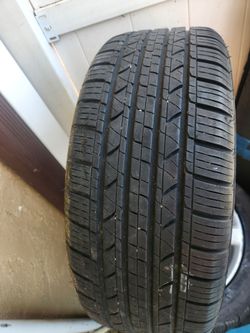 Accura set of 4 tires 215/50R17