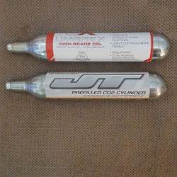 1 Umarex High Grade Pure Co2 W/threaded Tip & 1 JT Prefilled Co2  90Grams W/ Thread Tip