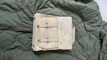 Women’s mini floral back pack