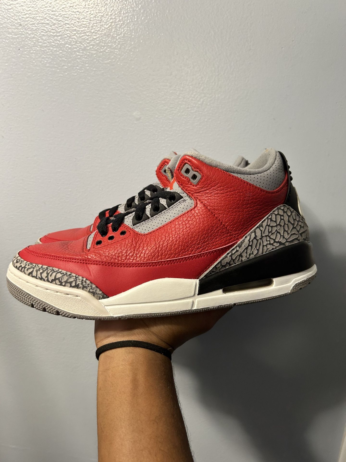 Size 9.5 - Jordan 3 Retro SE Mid Unite