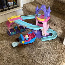 Disney Princess Klip Klop Castle And Frozen Sleigh