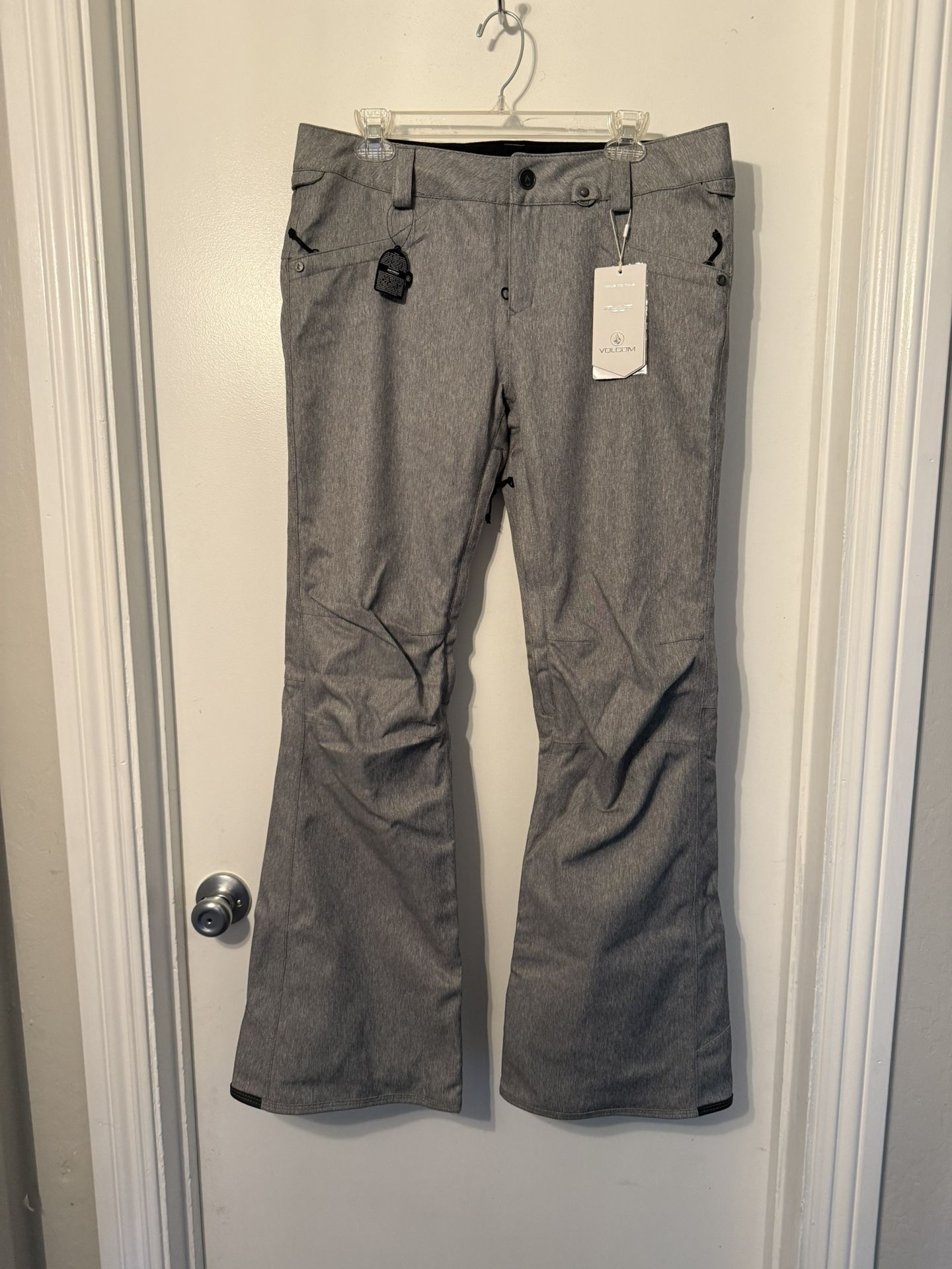 Volcom Women’s Gray Snowboarding Pants - Large - New with tags