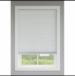 LEVOLOR 60-in x 72-in Snow Blackout Cordless Cellular Shade
