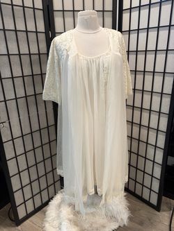 Vintage Cream Lace Peignoir Robe Set