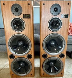Technics SB-A32 3 Way Floor Speakers 260 Watt 8 Ohm Twin Woofer System — Vintage