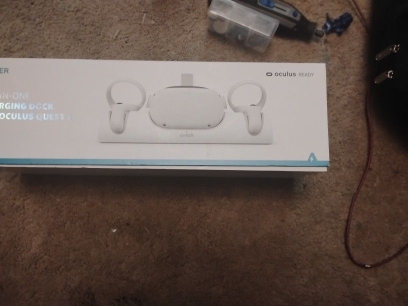 Oculus Headset, Controller And Oculus Charging Doc