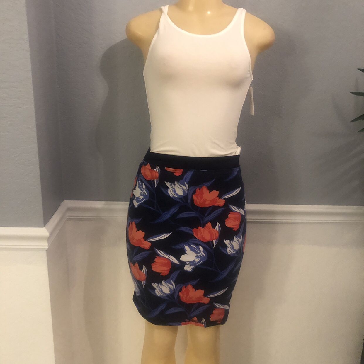 Old Navy Sz Small Floral Fitted Pencil Skirt