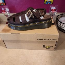 DrMartens AirWair  Women 7 New