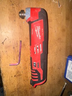 Milwaukie M12 Oscillating Multitool