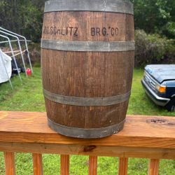 Vintage Schlitz barrel 