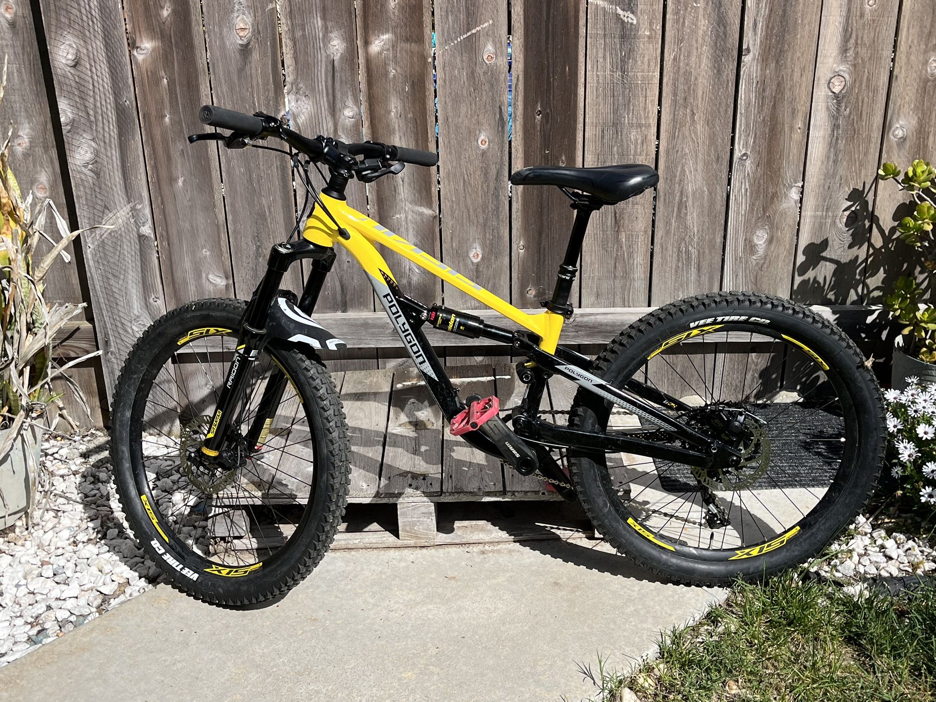 2021 Polygon Siskiu D24 full suspension kids MTB 24 26 for Sale in San Diego CA OfferUp