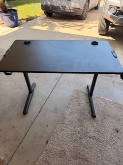 Black Eureka Gaming Desk with Carbon Fiber Top