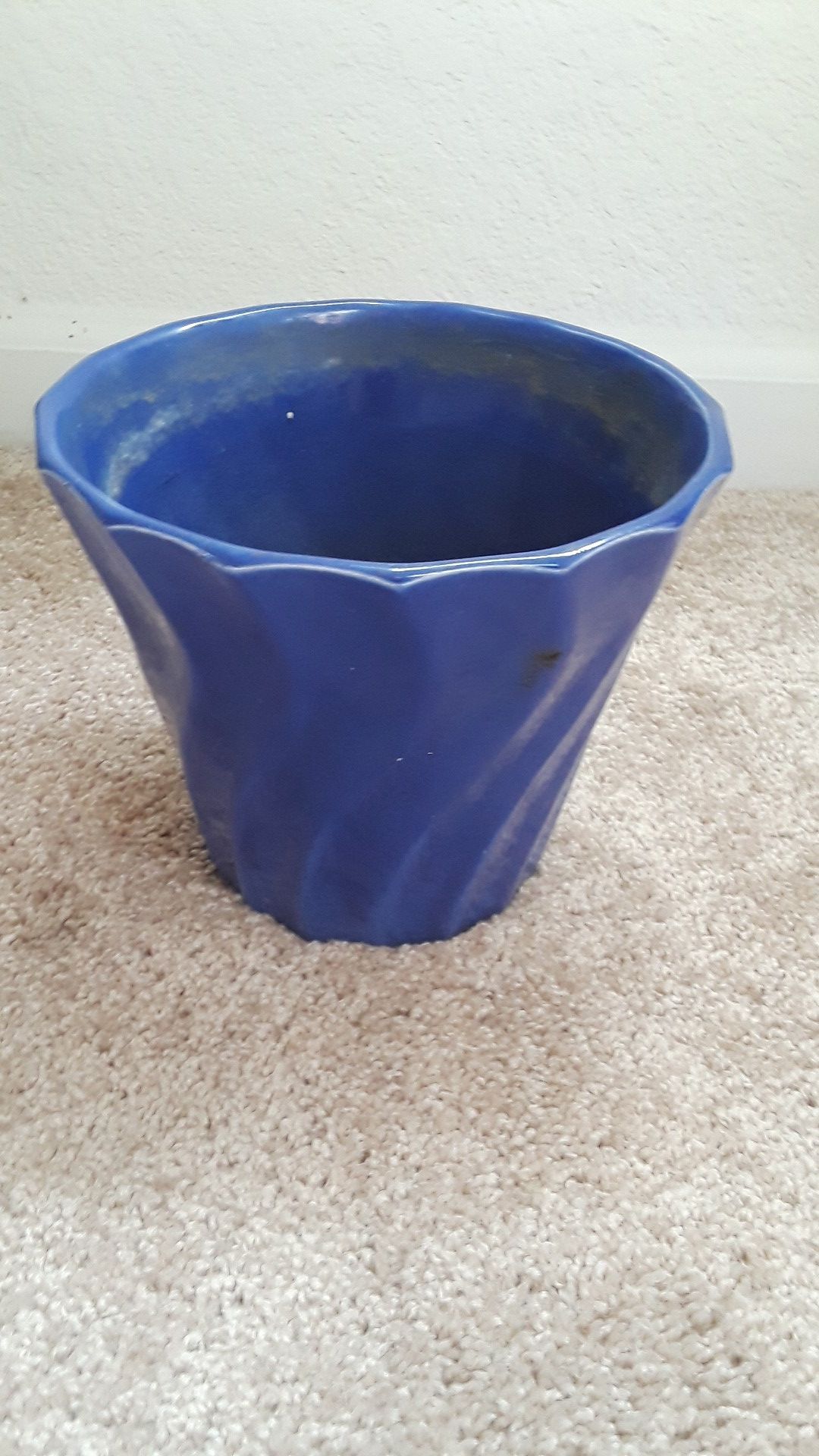 Bauer blue flower pot
