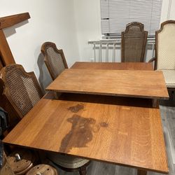 Dining table with expansion leaf