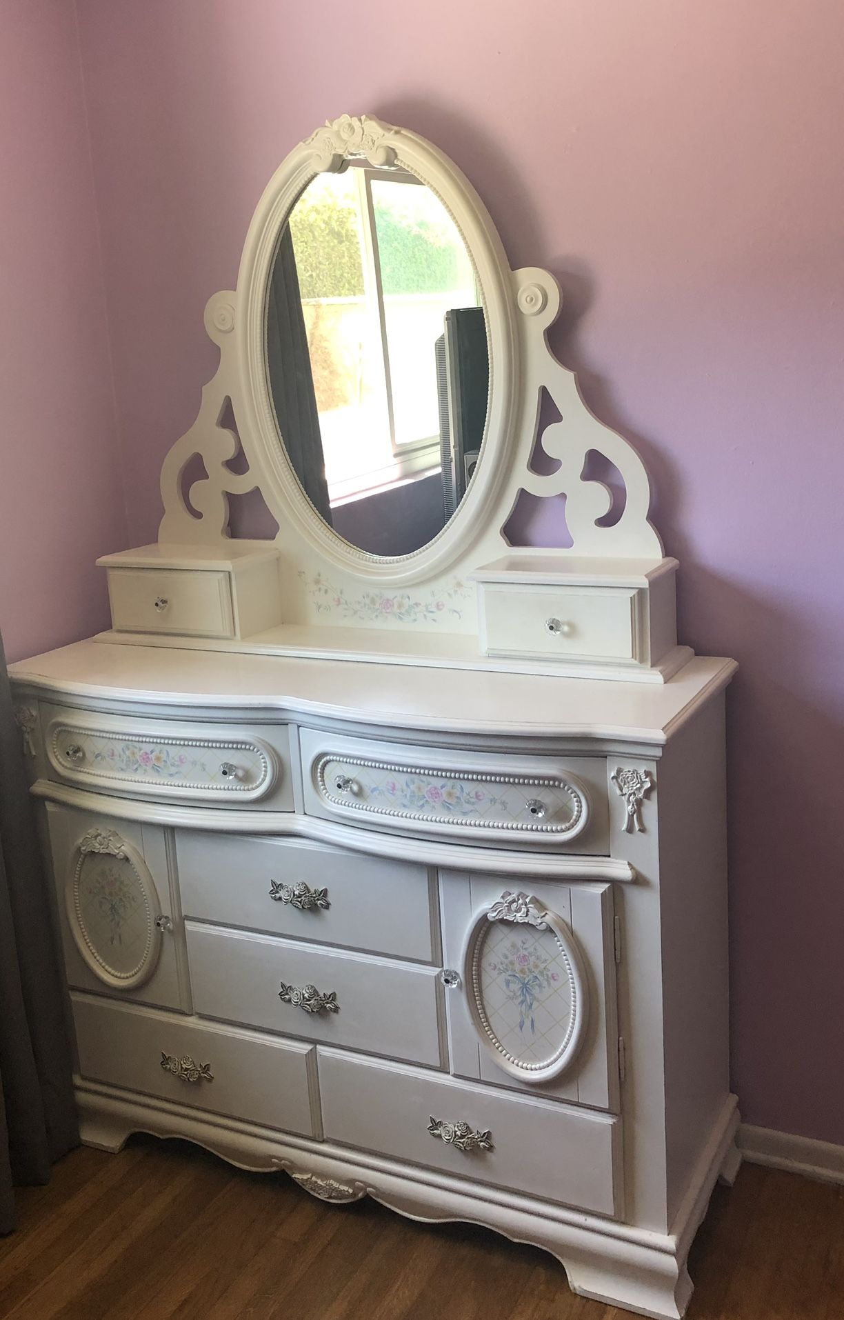 Vanity Dresser With Mirror
