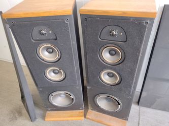 Vintage AR Speakers.. Call 