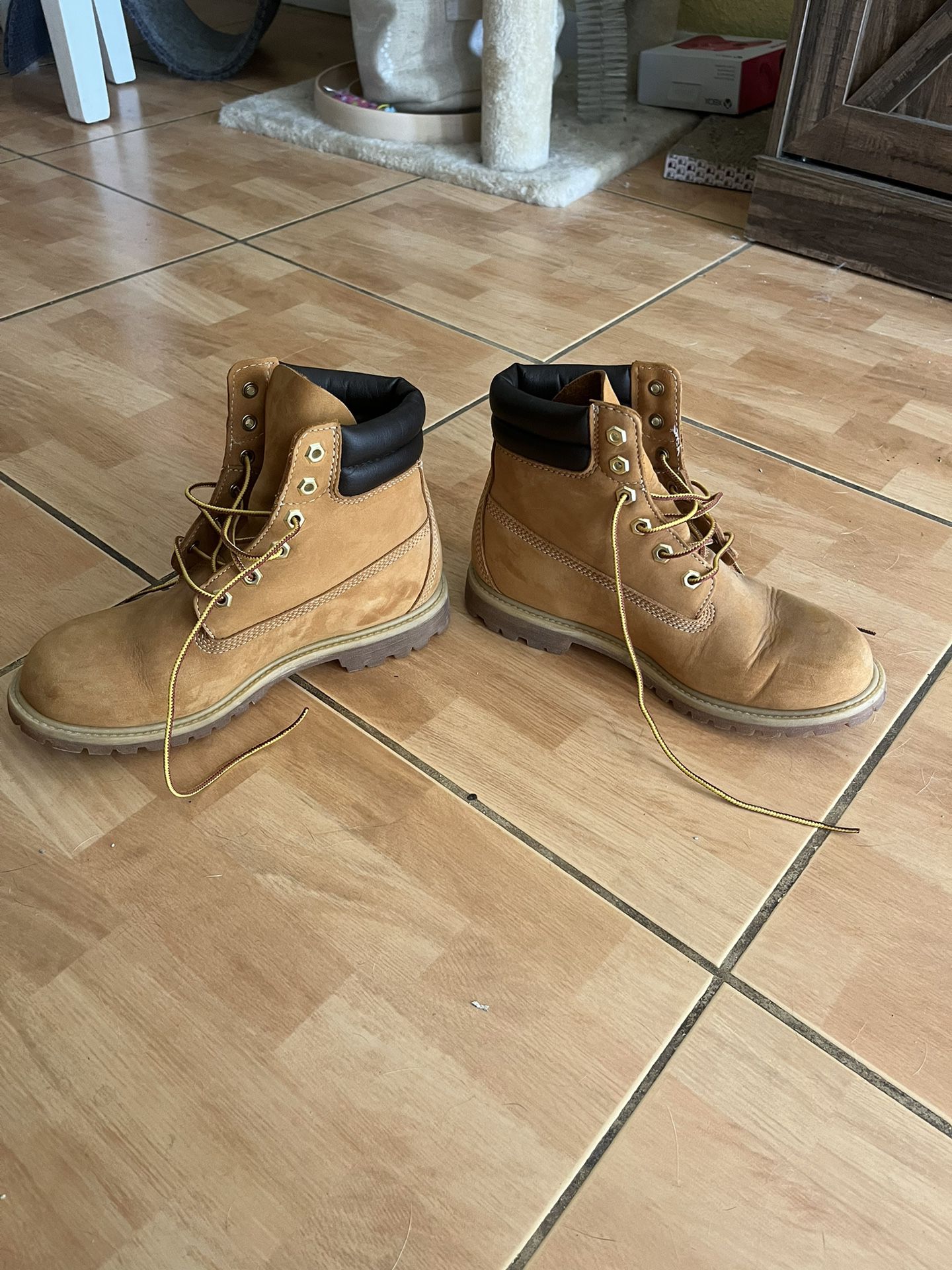 Timberland Boots Woman’s 8.5 