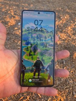 Galaxy 5g flip 7 new $700 trade or zelle
