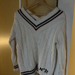 Varsity Style Cable Knit V-Neck Sweater – Cream size L