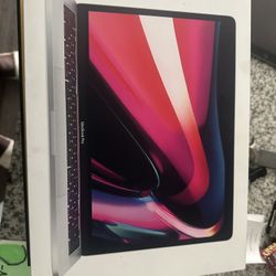 Mac Book Brand New M1
