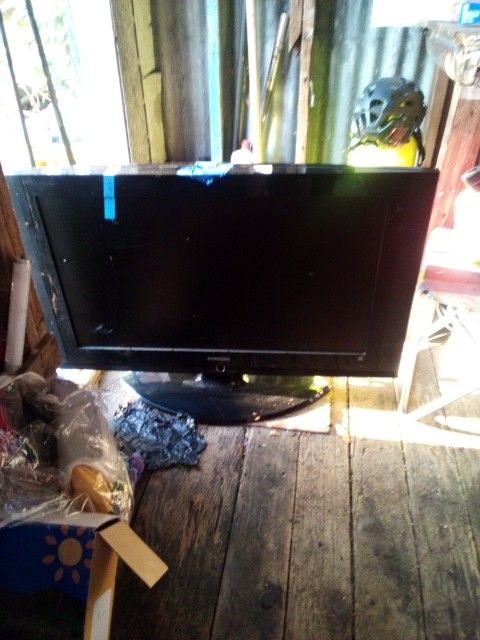 40" Samsung TV